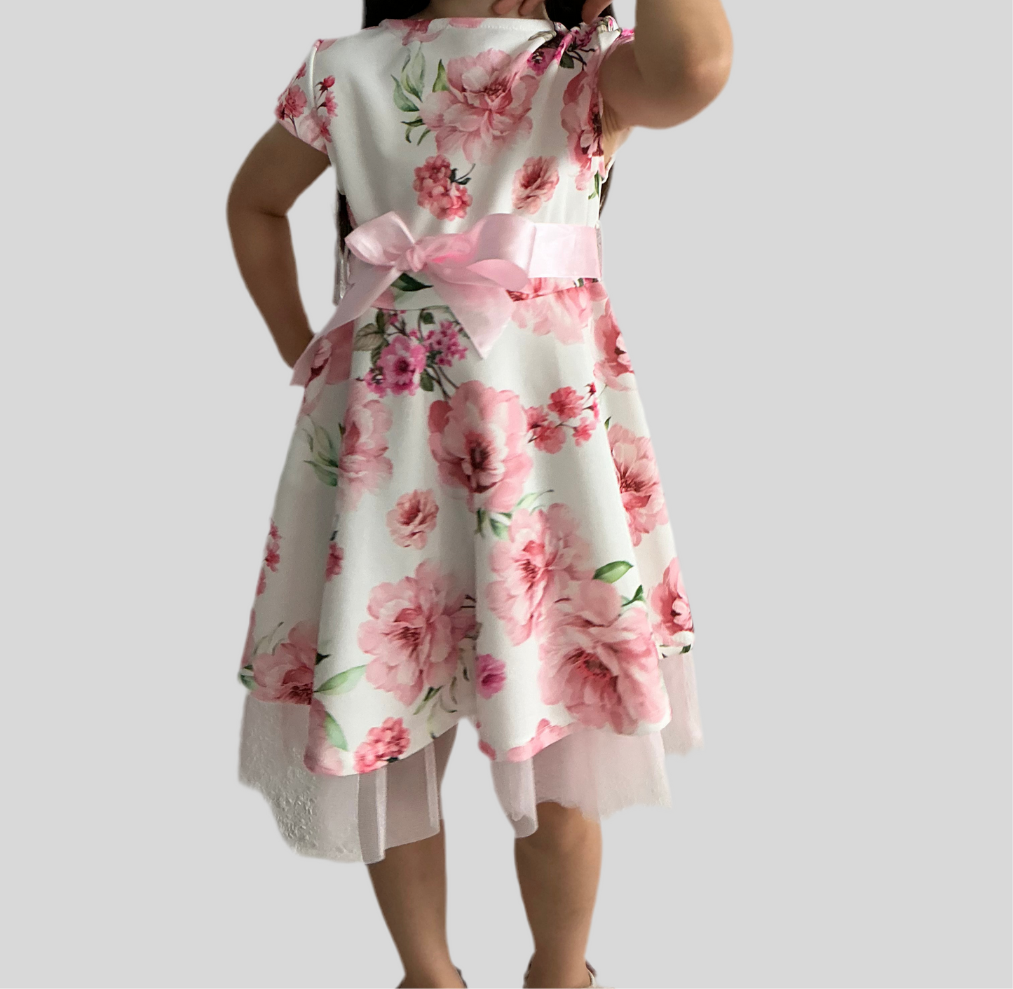 Mädchenkleid mit pinken Blumen & Satin-Schleife