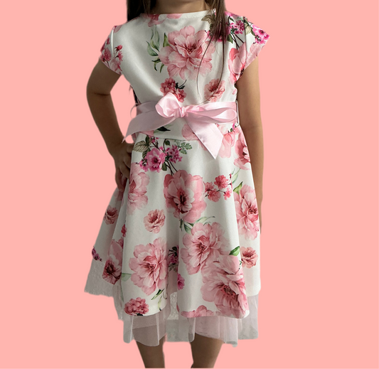 Mädchenkleid mit pinken Blumen & Satin-Schleife